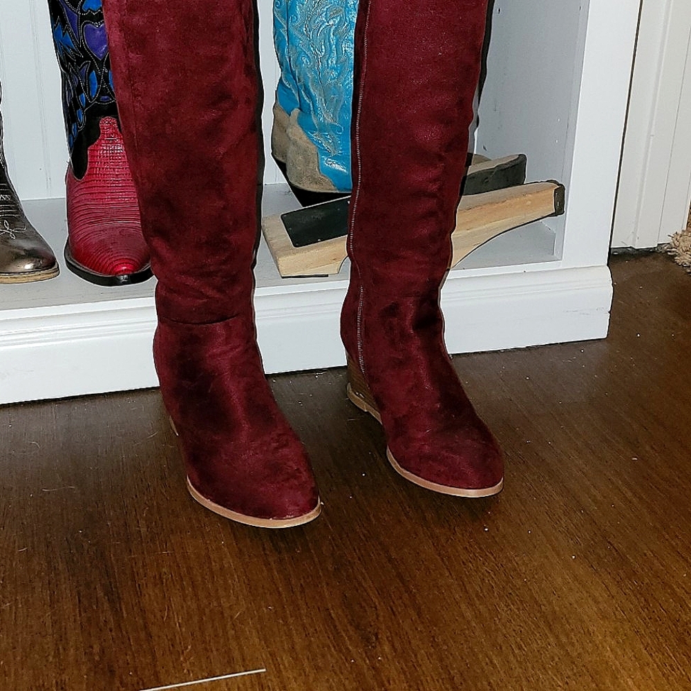 Cato 7.5M Suede Maroon Zipper Pull On Wedge   Heel Boots